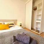 Apartment Standing En Hypercentre - L'alienor De Libourne
