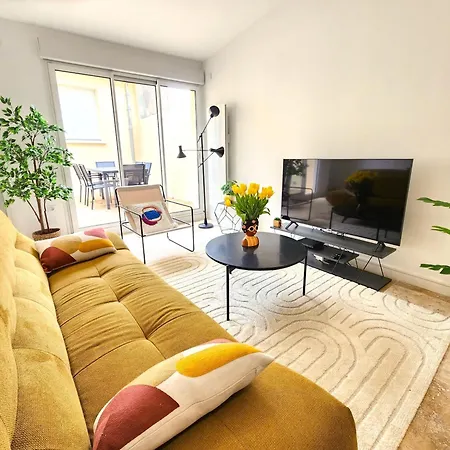 Standing En Hypercentre - L'alienor De Appartement *