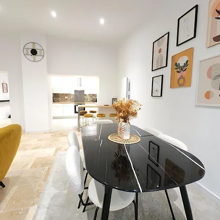 Standing En Hypercentre - L'alienor De Appartement *