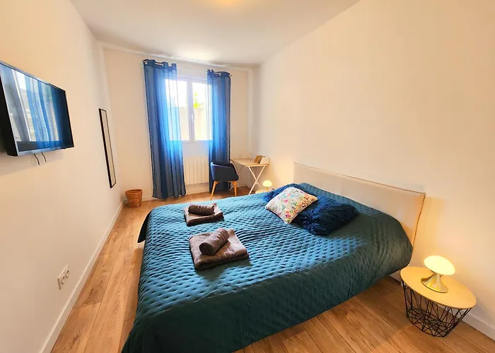 Standing En Hypercentre - L'alienor De *