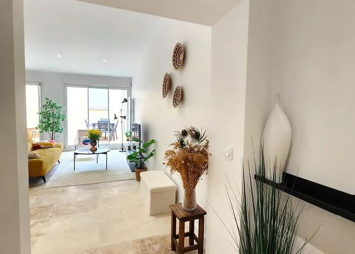 Standing En Hypercentre - L'aliénor De *